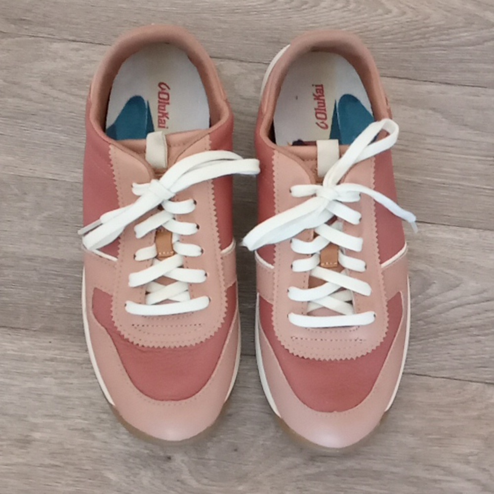 OluKai Kaulele Cedarwood Leather Sneaker - Picture 2 of 12